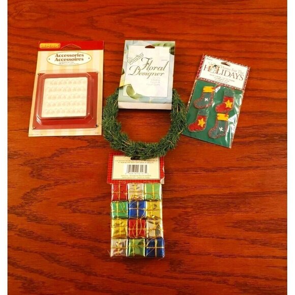 Vintage Christmas Village Accessories Bundle Lemax / Darice Clips, Wreath, 4 Set - Picture 1 of 5